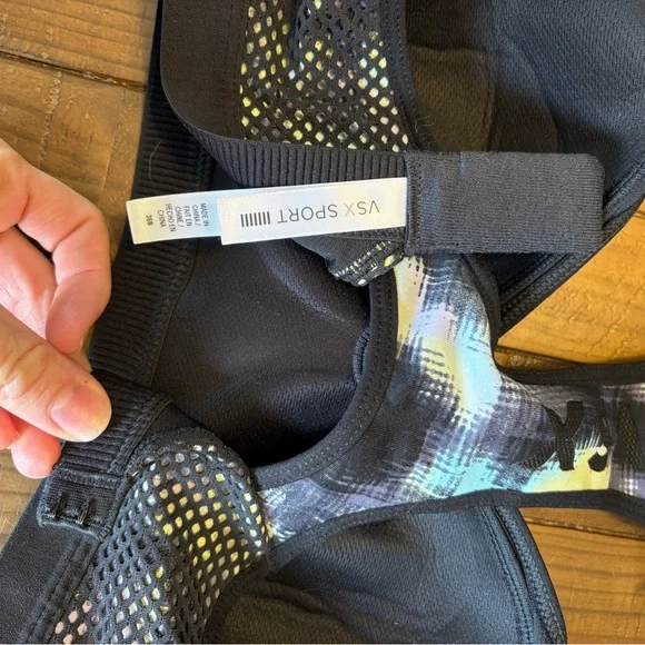 VSX Black Mesh Sports Bra 36B NWT - Picture 4 of 5
